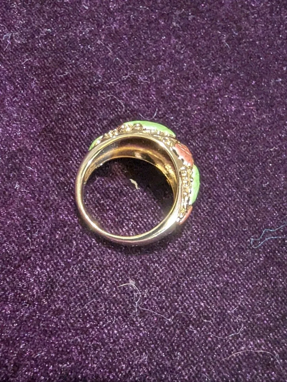 Vintage 70s Gold-tone Metal Bronze & Green Grape Leaves Dome Fashion Ring Size 8